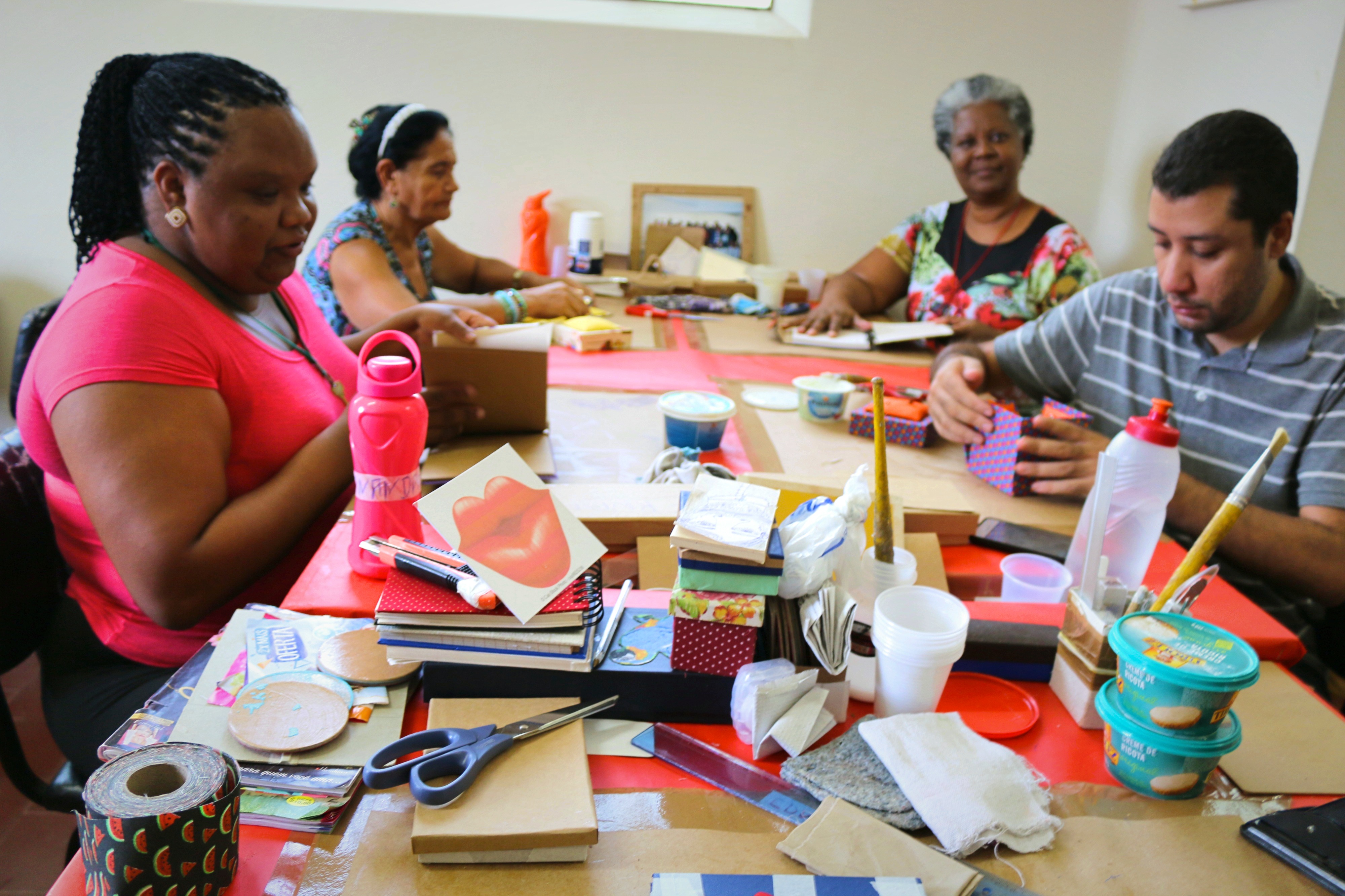 Uma Jornada Através Da Arte Atividades Produtivas Que Geram Autoestima